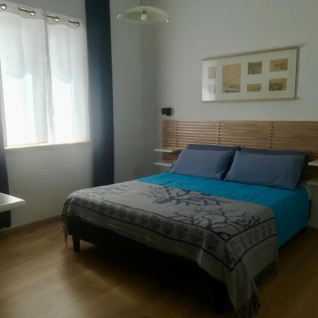 Domo Sul Porto Bed & Breakfast Стинтино Екстериор снимка