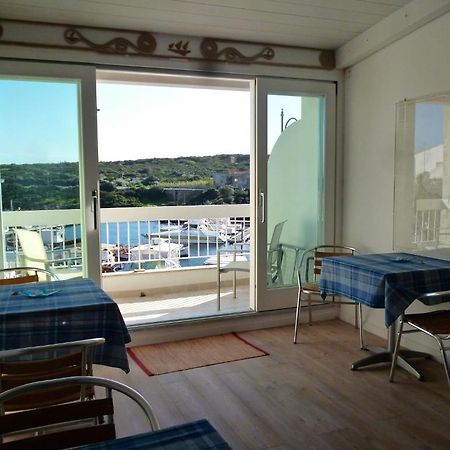 Domo Sul Porto Bed & Breakfast Стинтино Екстериор снимка