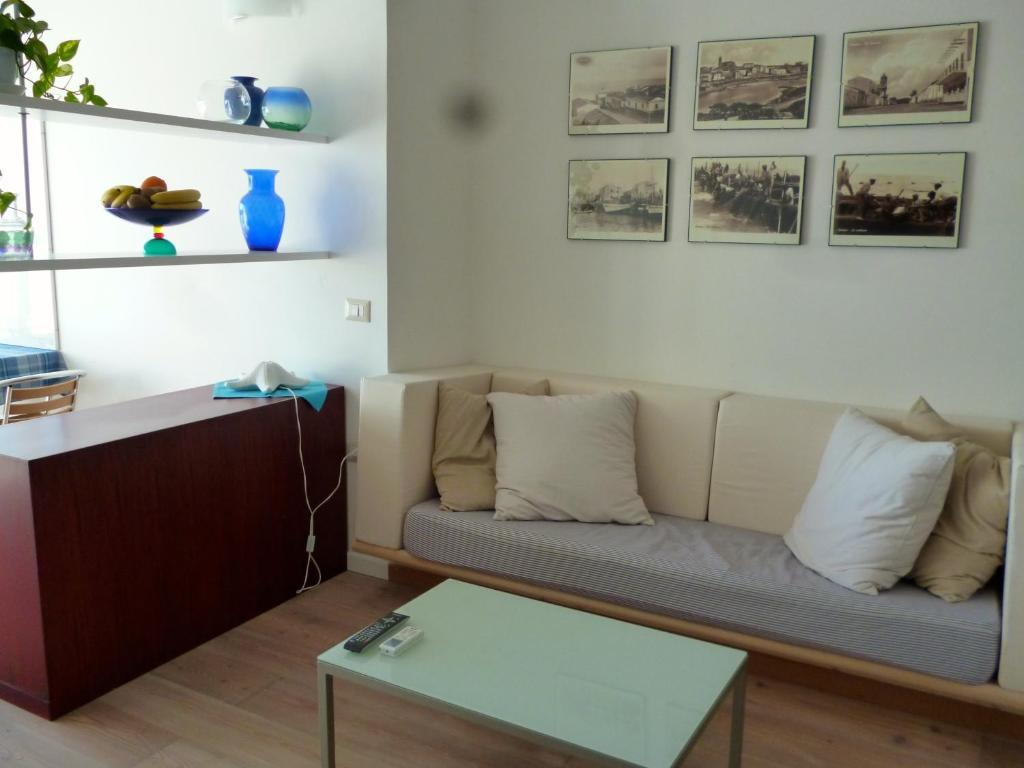Domo Sul Porto Bed & Breakfast Стинтино Екстериор снимка