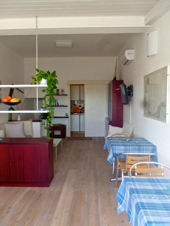 Domo Sul Porto Bed & Breakfast Стинтино Екстериор снимка