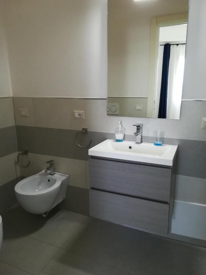 Domo Sul Porto Bed & Breakfast Стинтино Екстериор снимка